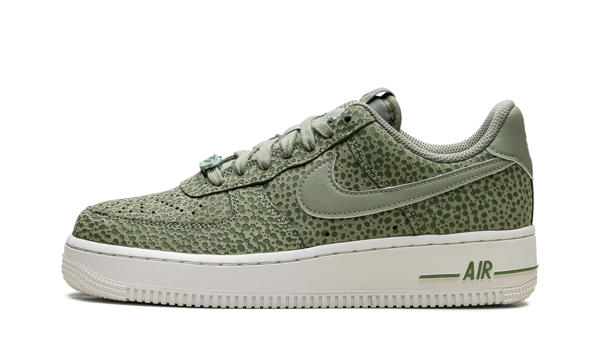 AIR FORCE 1 '07 WMNS "Green" FV6519-200