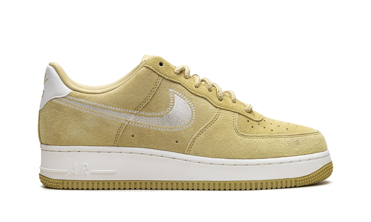 Air Force 1 Low '07 LV8 "Buff Gold Sail Embroidered Swoosh" HJ4465 700