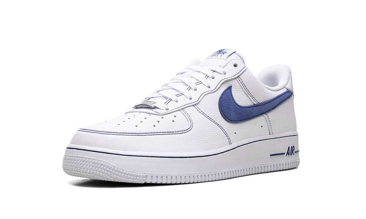 Air Force 1 '07 LV8 "White Deep Royal Contrast Stitch" HQ2037 100