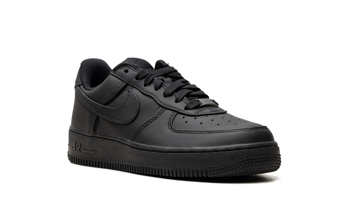 Air Force 1 Low Premium "Triple Black" IM3078 001
