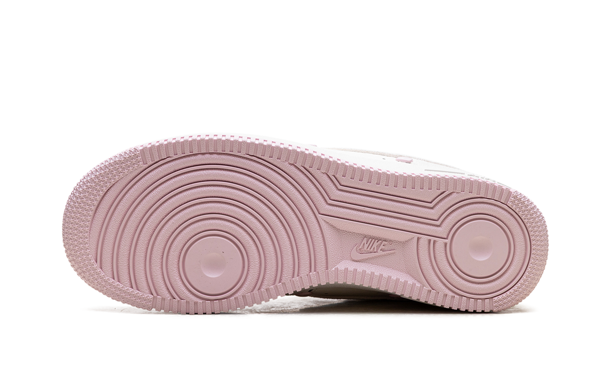 Air Force 1 Low WMNS "Valentine's Day" HV5992 111