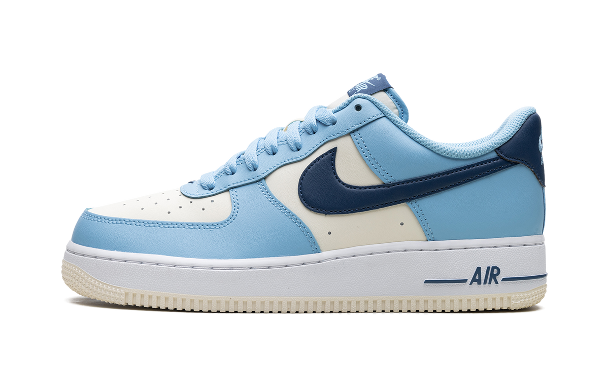 Air Force 1 Low "Aquarius Blue Coconut Milk" HF4837 407
