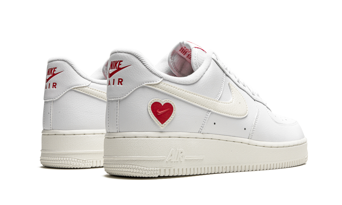 Air Force 1 Low "Valentines Day 2021" DD7117 100