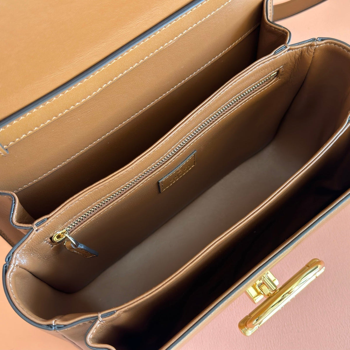 GUCCI 26S SIENA TOP HANDLE BAG 25 IN BROWN CALFSKIN