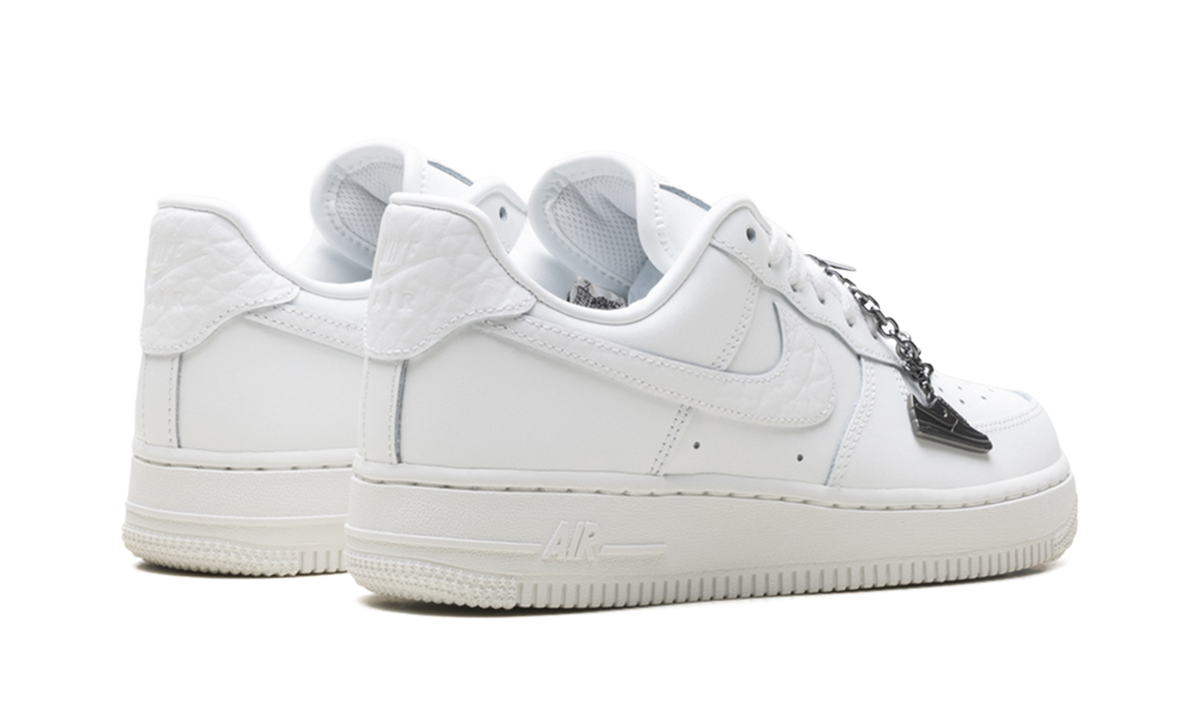 Air Force 1 '07 Low WMNS "Summit White Mini Charm" IM6485 121