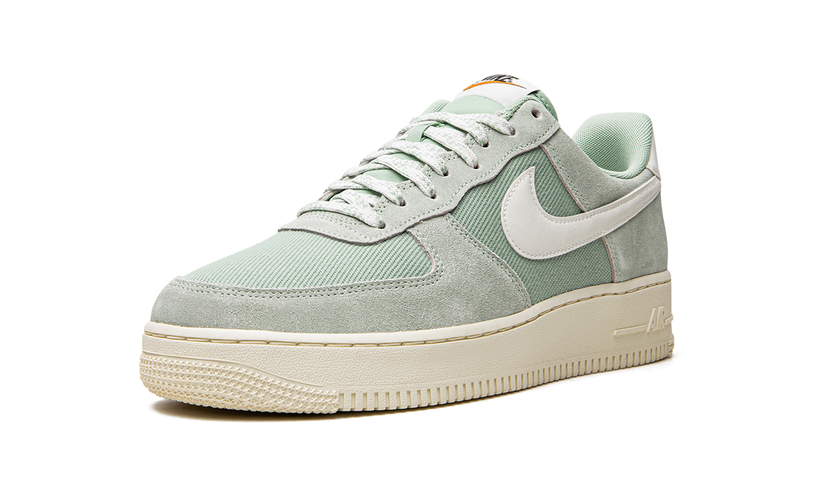 Air Force 1 "Certified Fresh" DO9801 300