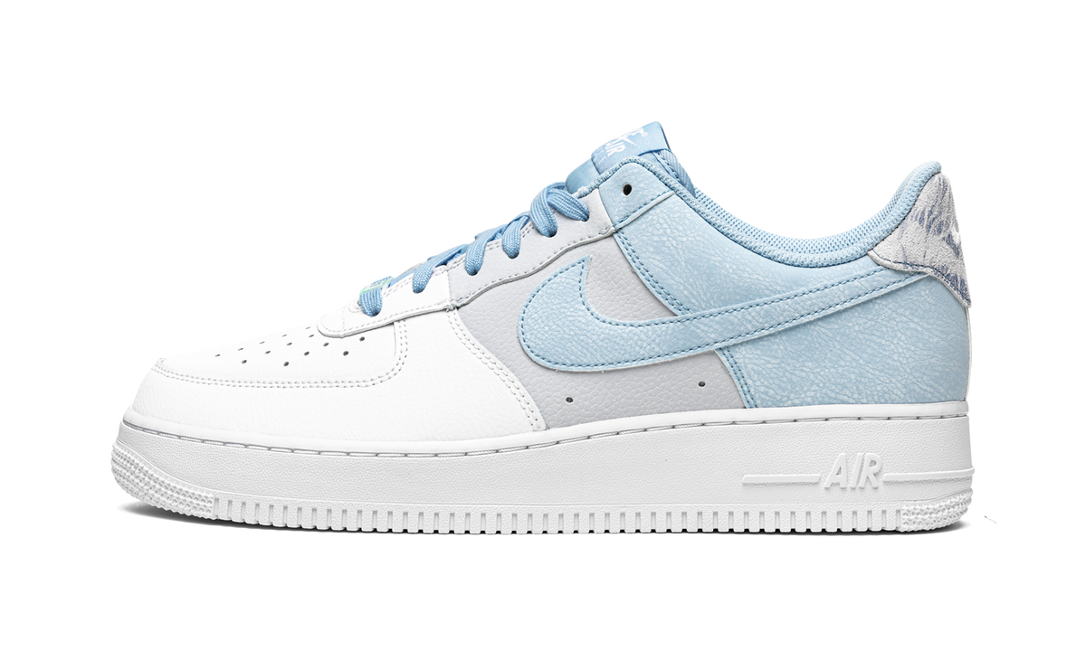 Air Force 1 '07 LV8 "Psychic Blue" CZ0337 400