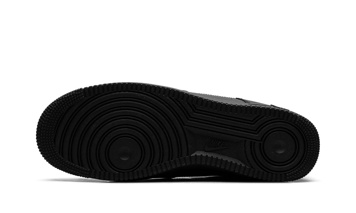 Air Force 1 '07 LV8 "Triple Black Ripstop" IH4452 001