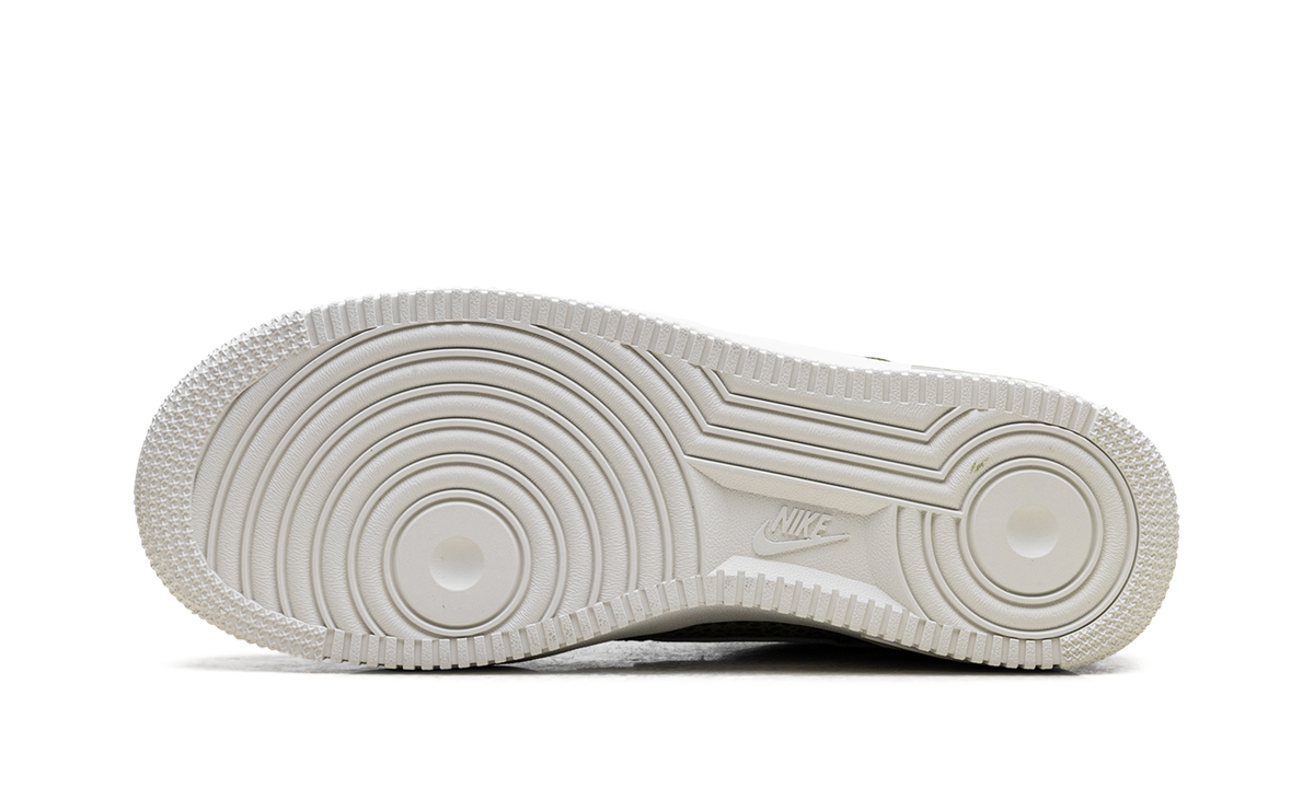 AIR FORCE 1 '07 WMNS "Green" FV6519-200