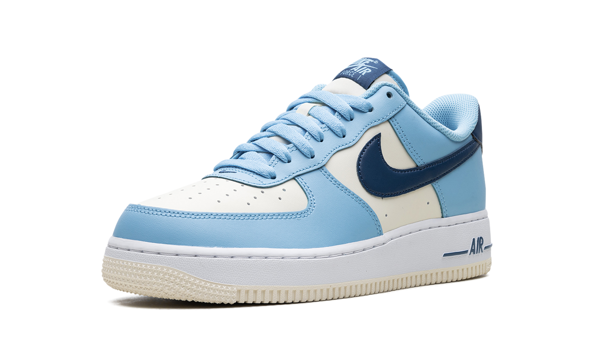 Air Force 1 Low "Aquarius Blue Coconut Milk" HF4837 407